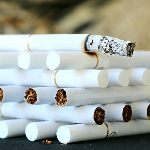 Kupowanie bez wychodzenia z domu – jakim sposobem oraz gdzie nabyć nabijarkę do papierosów?